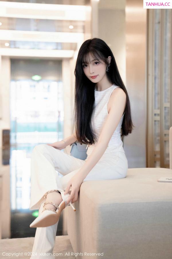 林星阑  [XiuRen]高清写真图 2024.11.29 No.9528 林星阑 美腿丝袜第15张图片